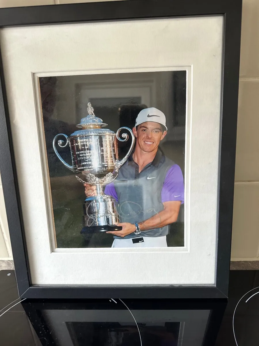 Picture& Black frame signed Rory McIlory golfer - Image 4