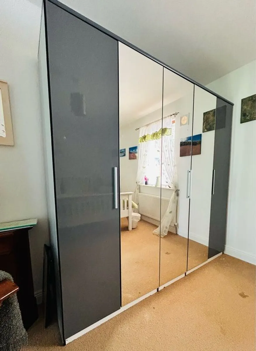 Large wardrobe in great condition - Image 1