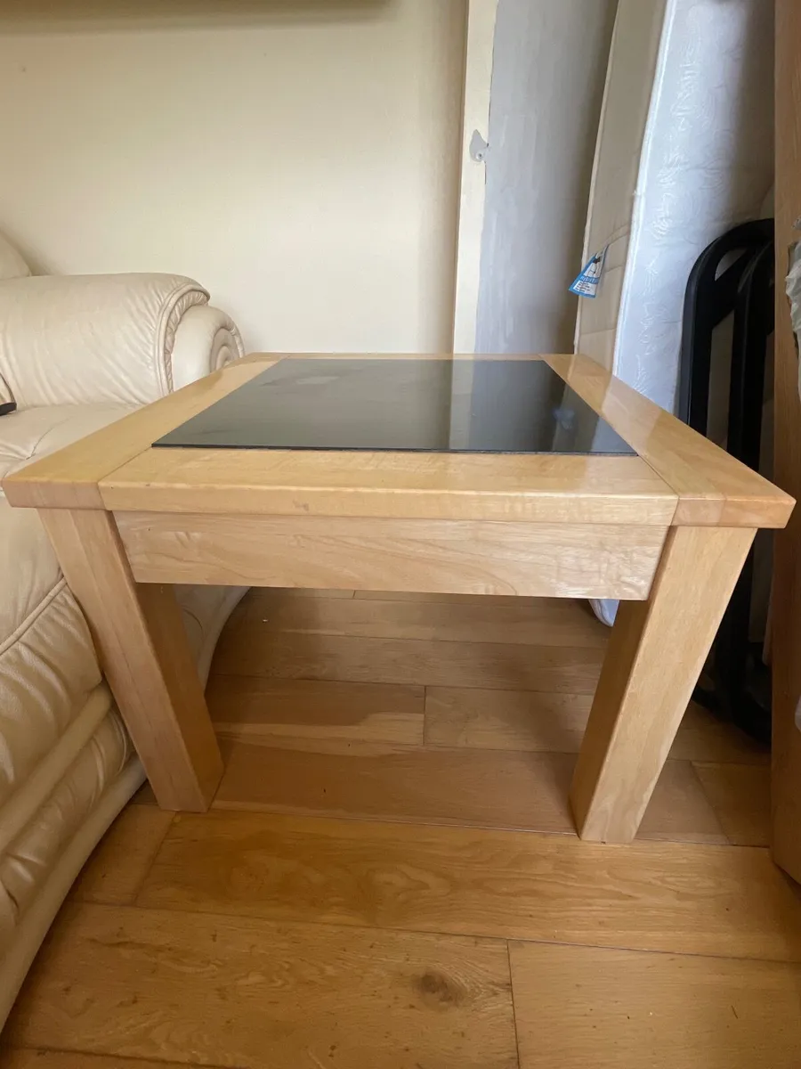 Side tables and small unit - Image 4