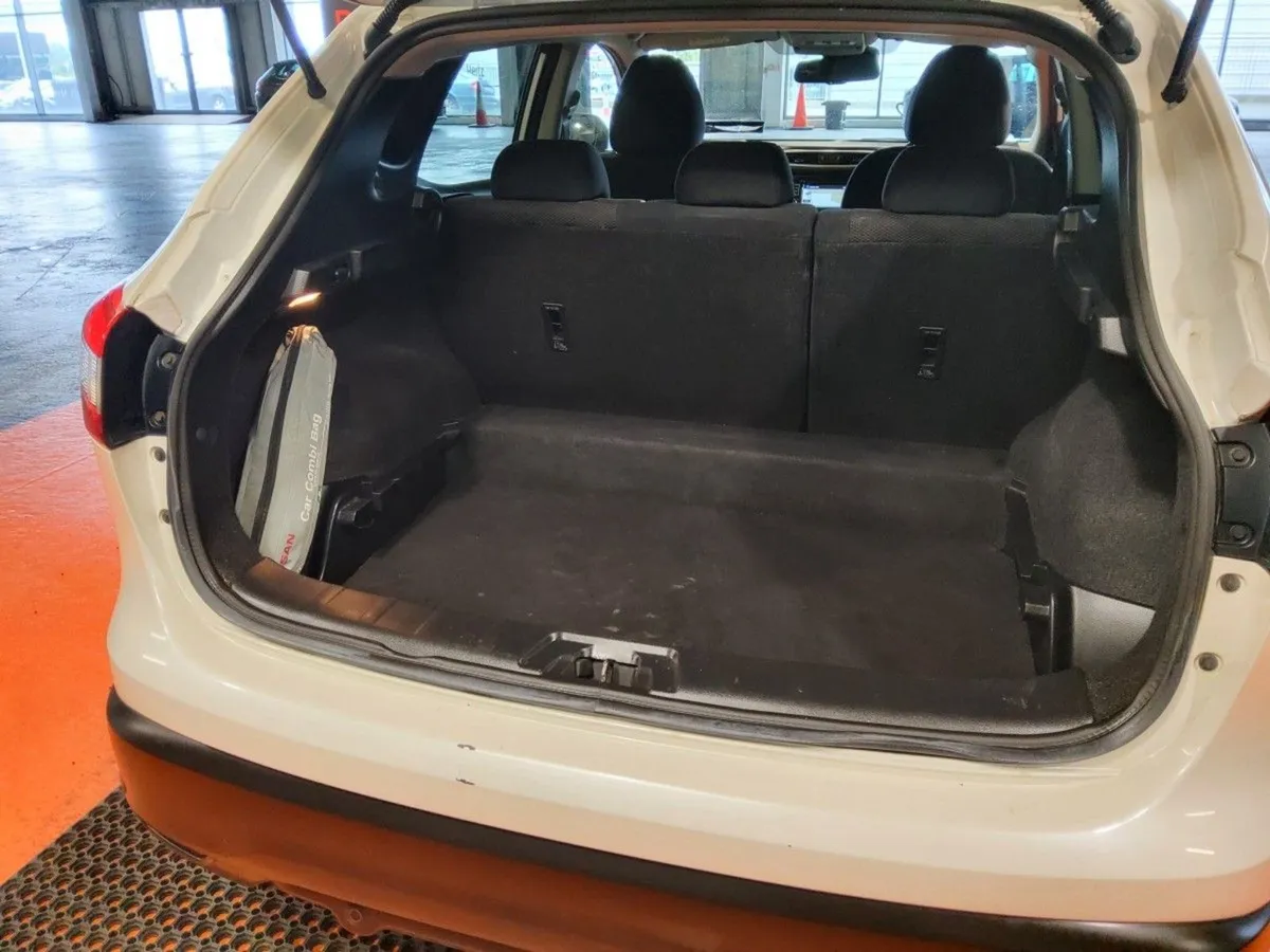 Nissan QASHQAI 1.5 DSL XE - Image 4