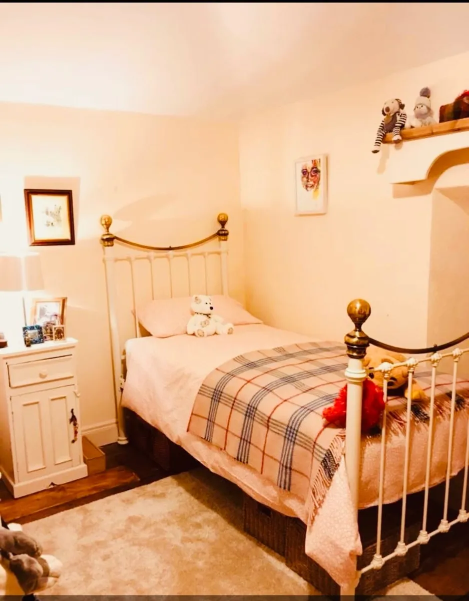 Laura Ashley Single Bed - Image 1