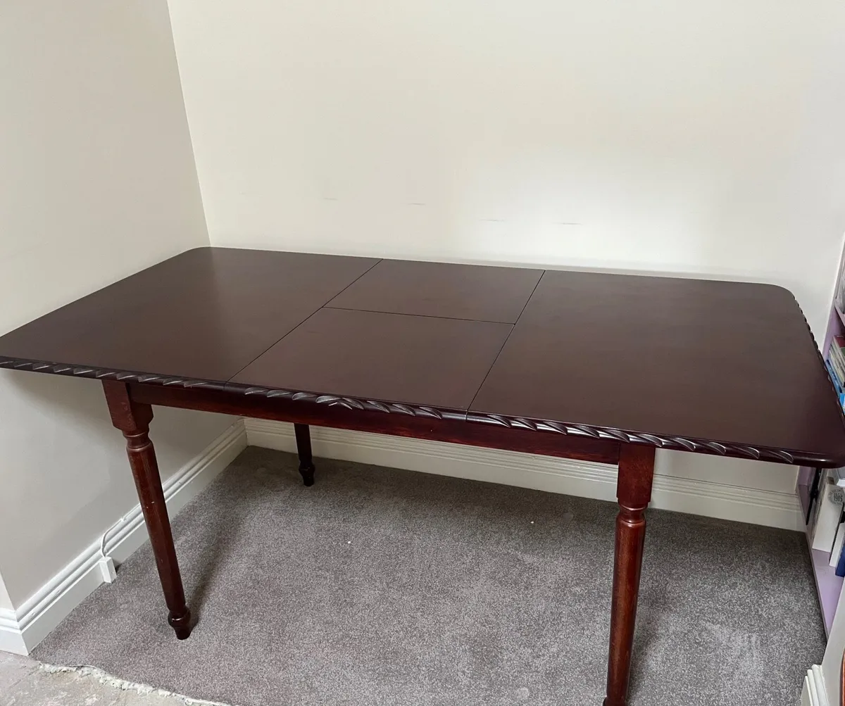 Dining table - Image 1