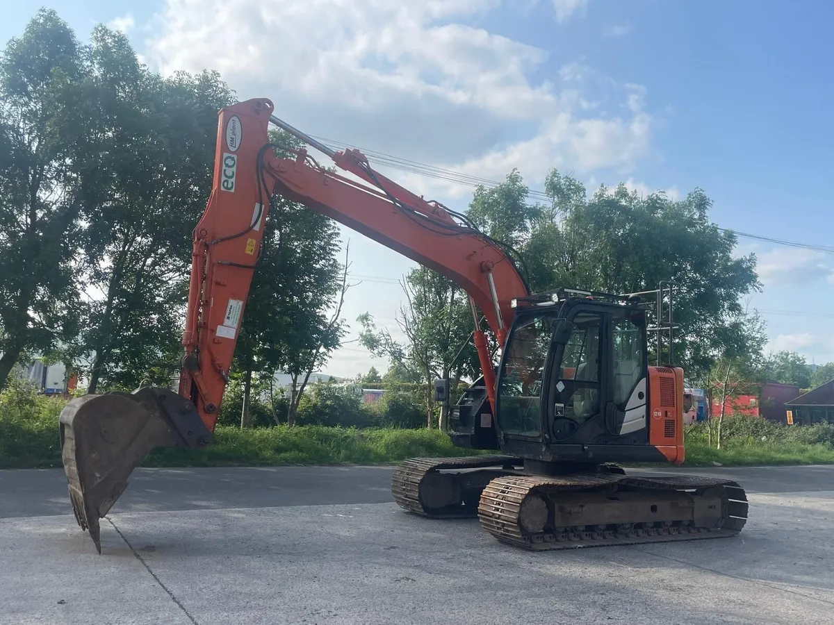 HITACHI ZX135 - Image 1