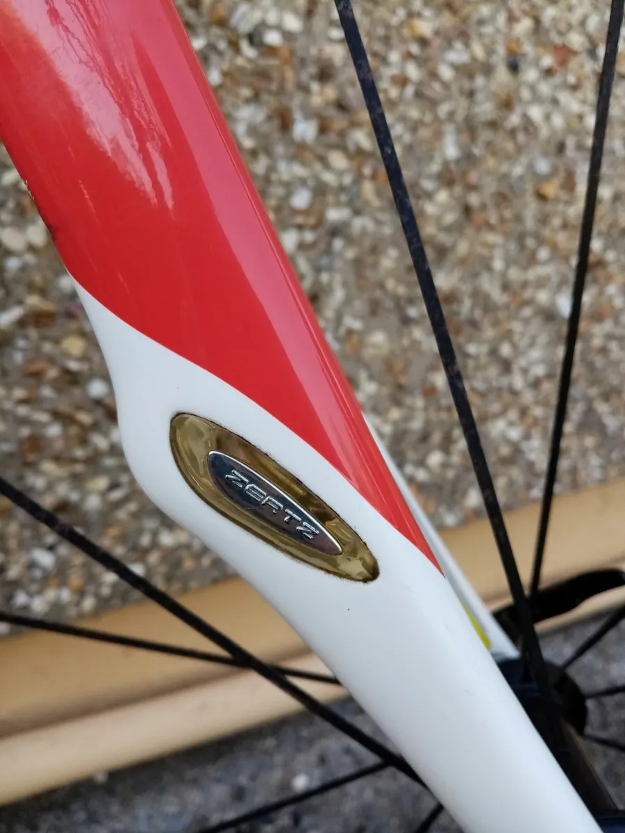 SPECIALIZED ELITE SECTEUR ROAD RACER... €280 ono. - Image 2