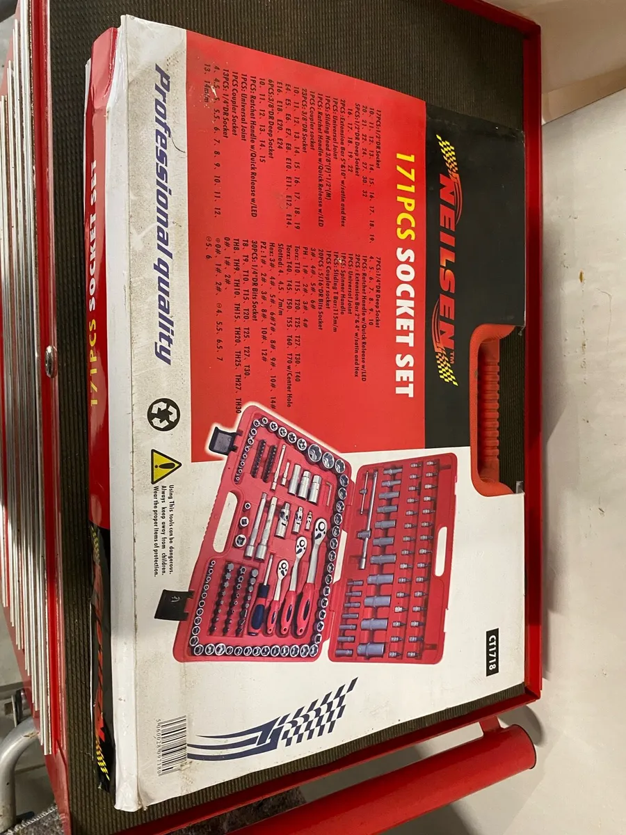 Neilsen 171 piece socket set used - Image 3
