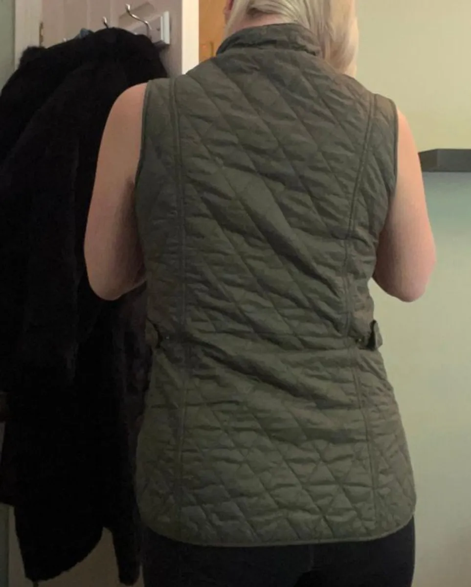 Barbour Quilted Gilet, olive green - Image 4