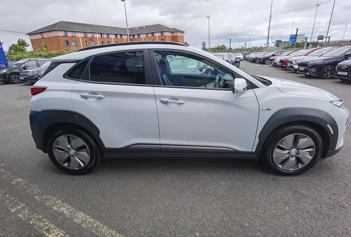 HYUNDAI KONA 64WH KAUAI EV PREMIUM - Image 4