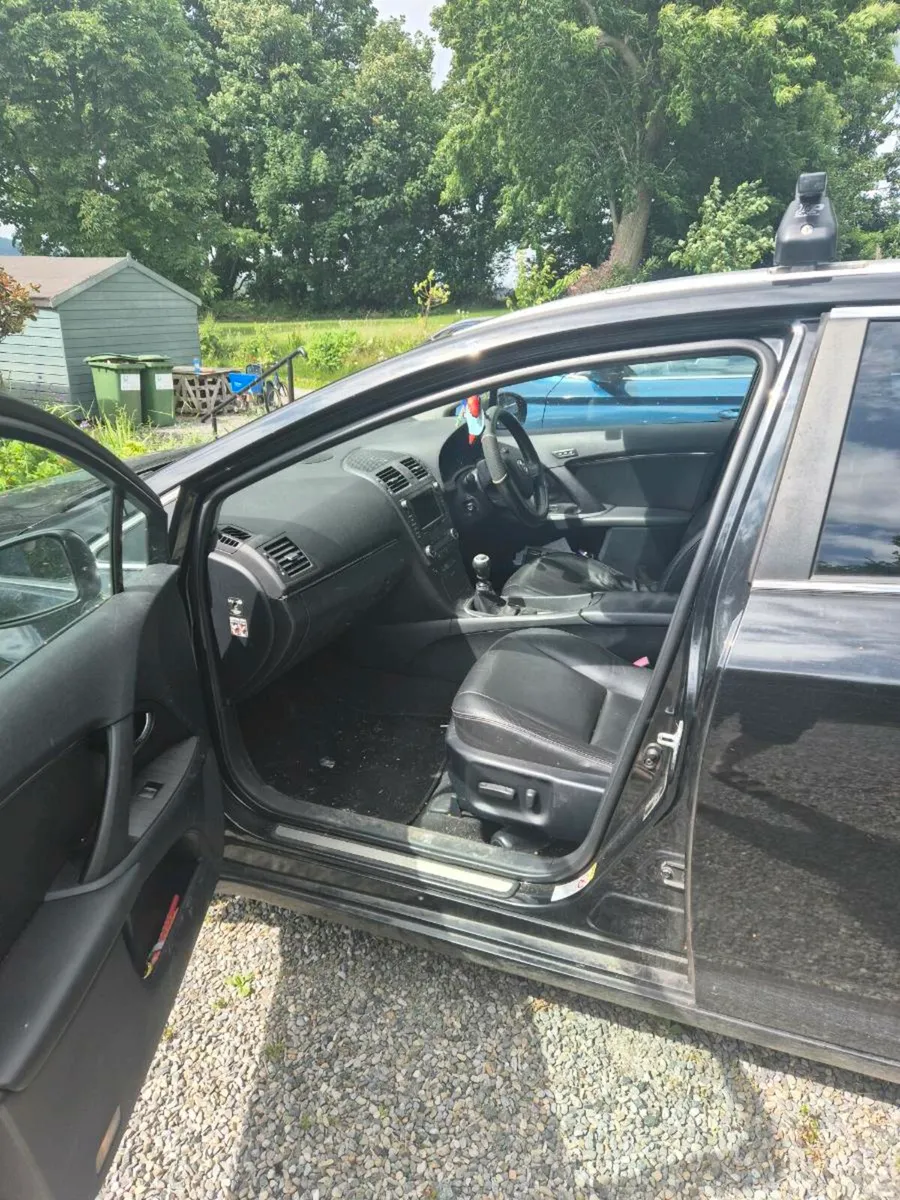Toyota avensis - Image 3