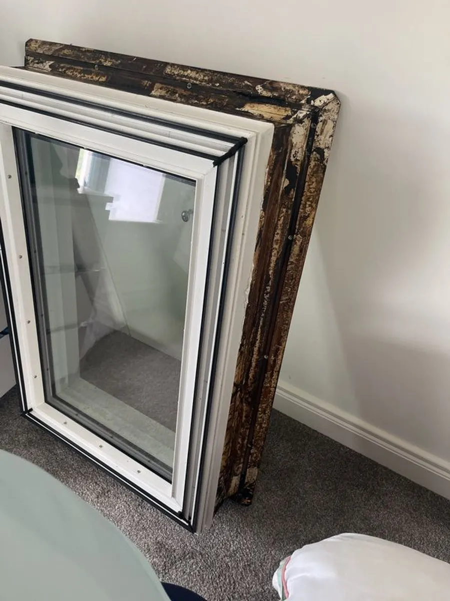Velux Curved glass top roof light/window - Image 4