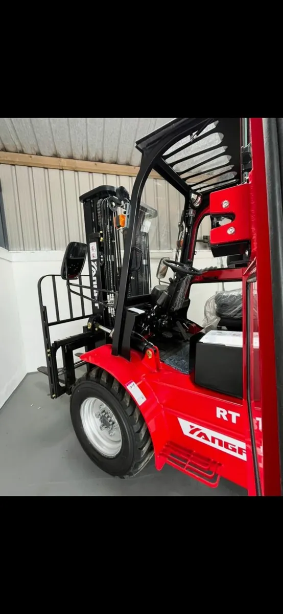 Forklifts, Pallet Trucks, Reach Trucks for sale - Image 1