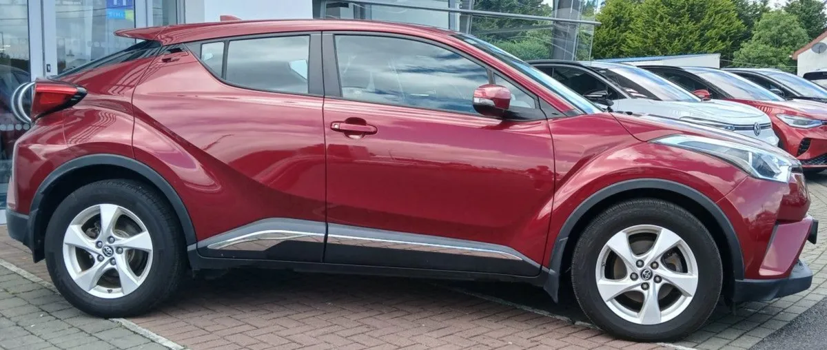 Toyota C-HR Luna 1.2 Turbo Petrol  rearview Camer - Image 2