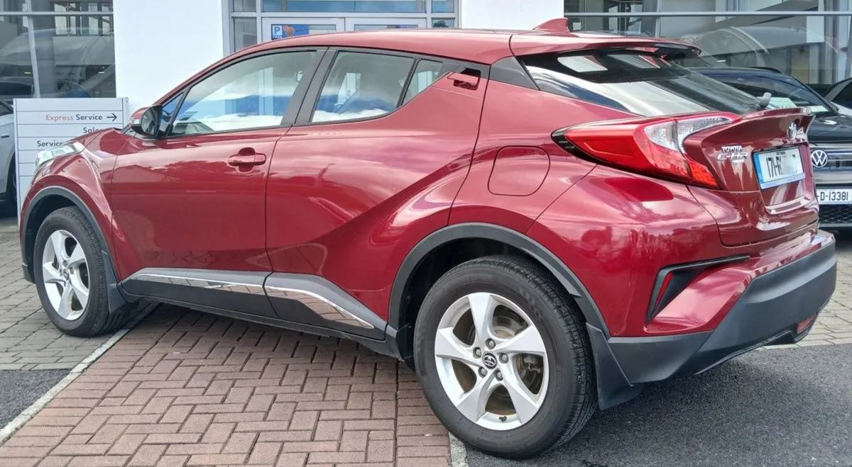 Toyota C-HR Luna 1.2 Turbo Petrol  rearview Camer - Image 4