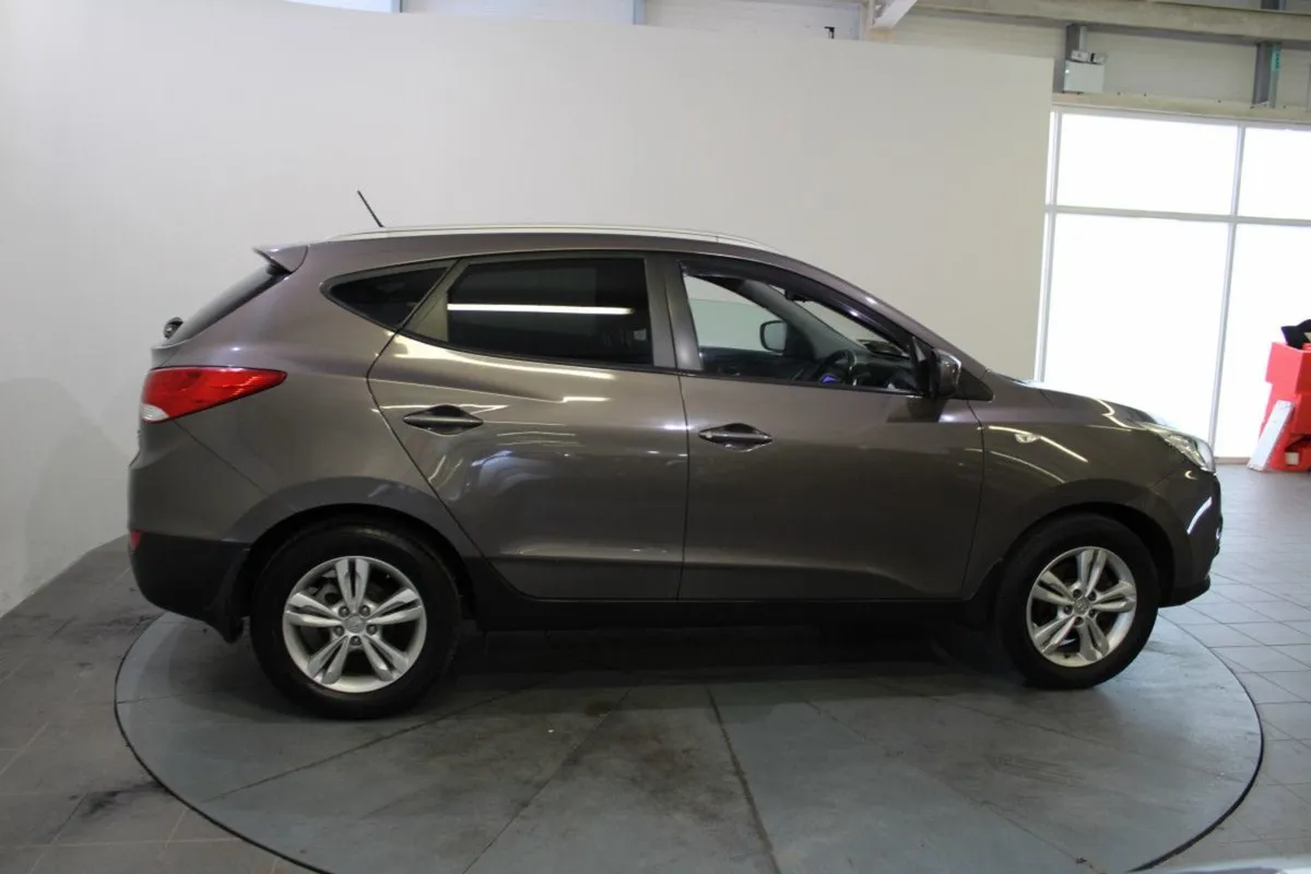 Hyundai ix35 1.7 Diesel 5DR - Image 3
