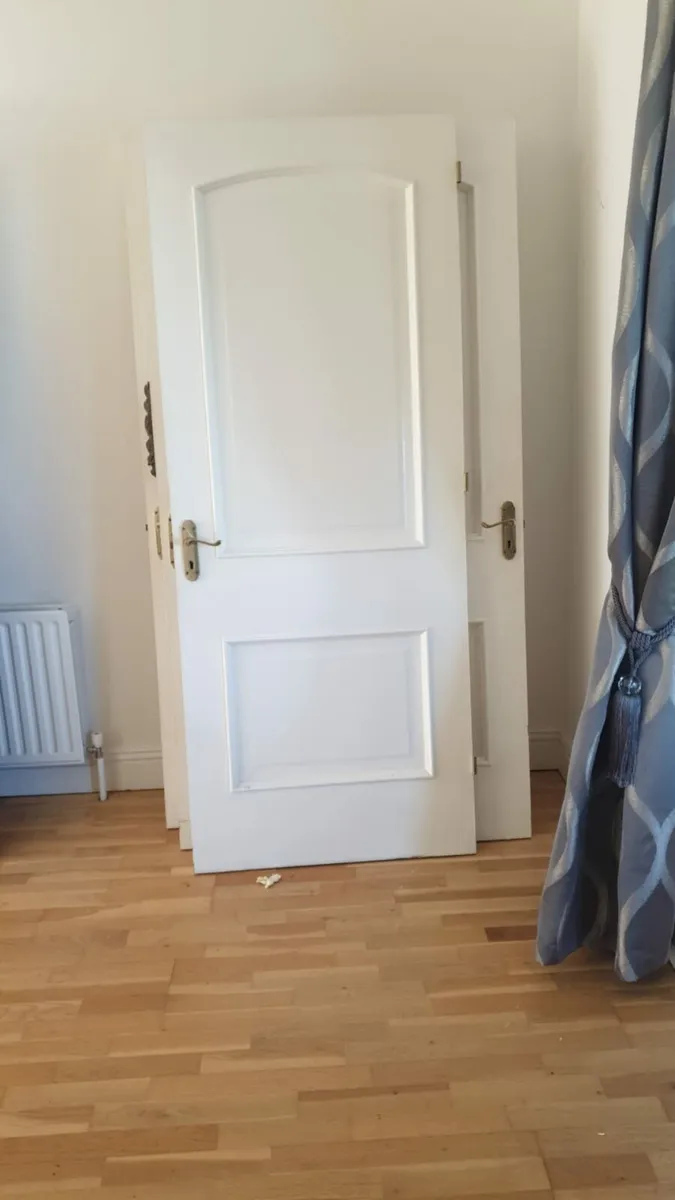 Internal solid wood doors with handles-- from 45e - Image 1