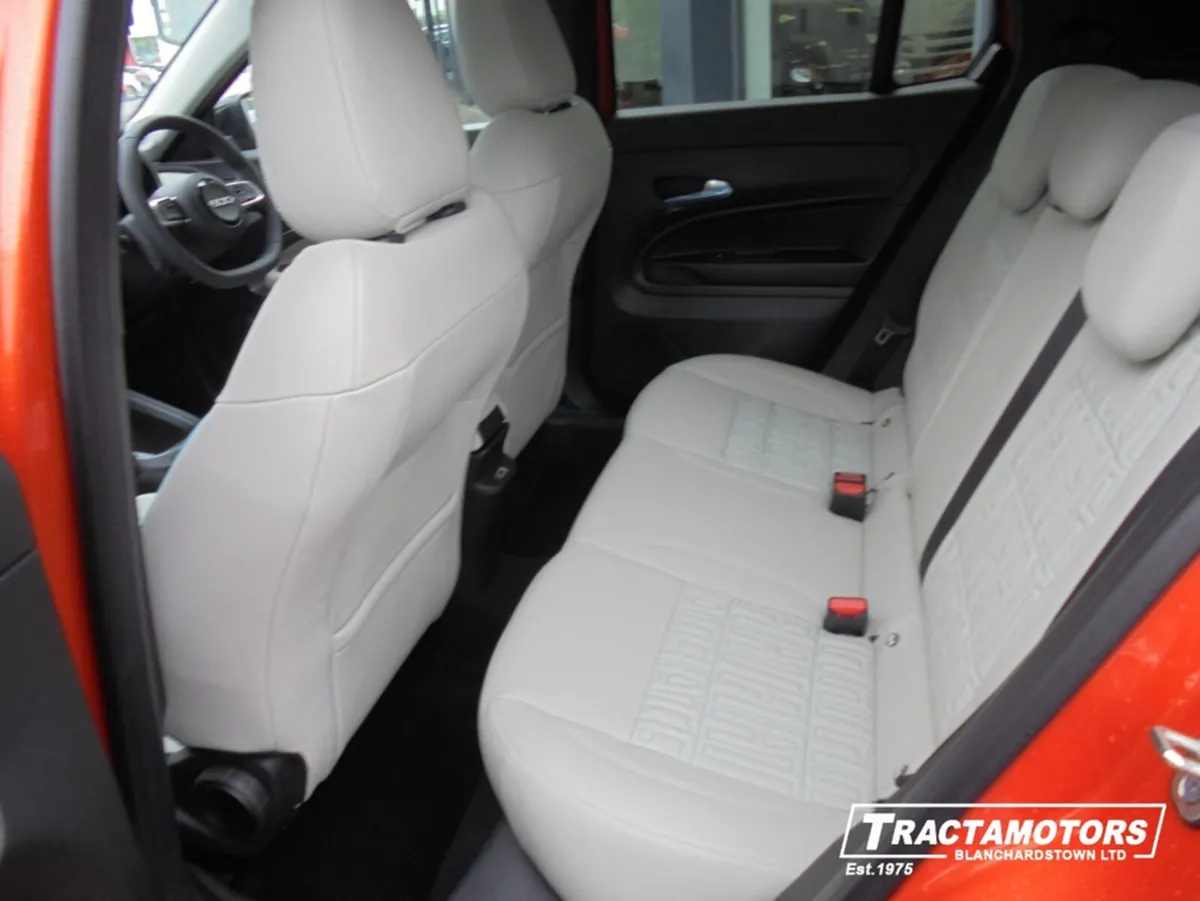 Fiat 600 LA PRIMA HYBRID 1.2 100BHP - Image 4