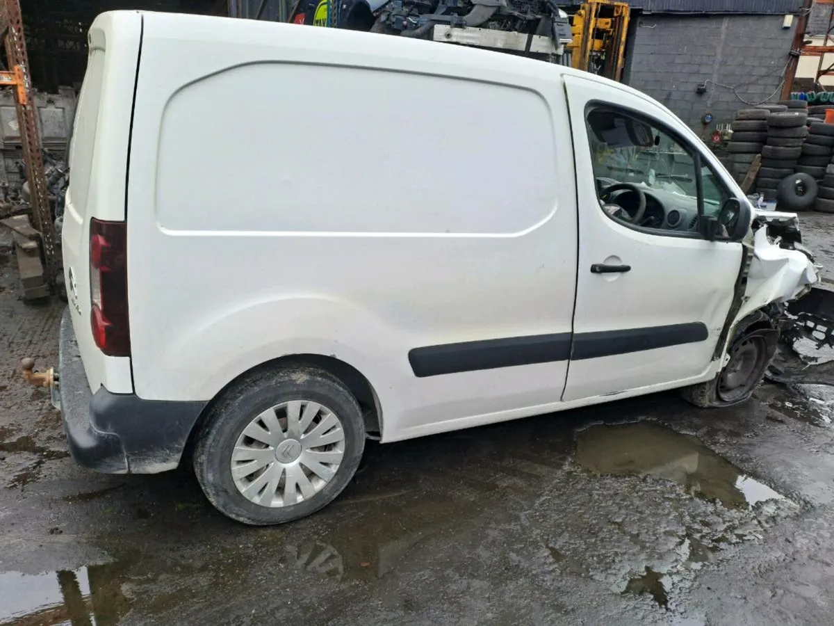 161 Citroen Berlingo 1.6 breaking for parts - Image 3