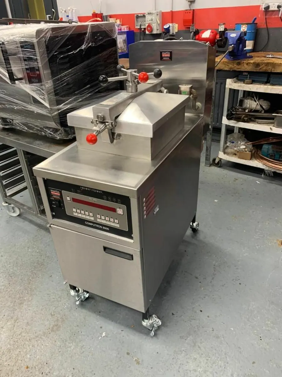 HENNY PENNY COMPUTRON 8000 PRESSURE FRYER - Image 1