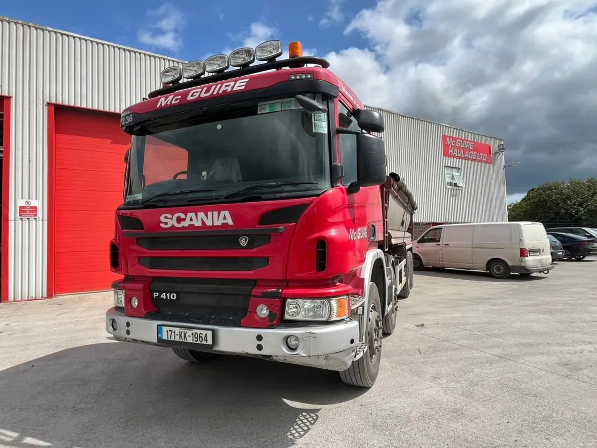 2017 Scania P410 8x4 Tipper - Image 1