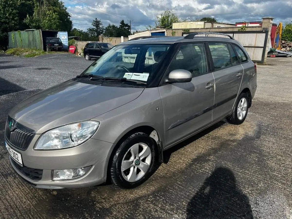 2011 Skoda Fabia only 106k kilometres - Image 3