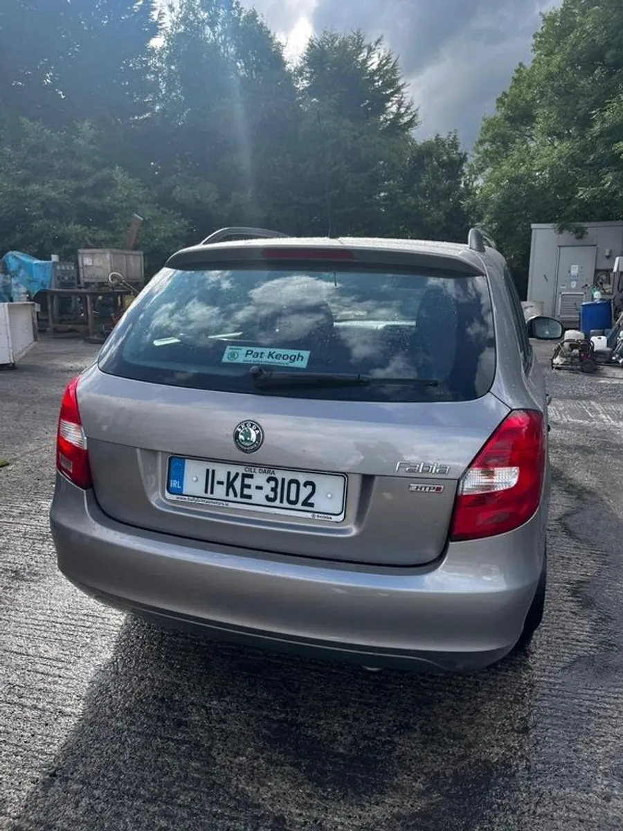 2011 Skoda Fabia only 106k kilometres - Image 4