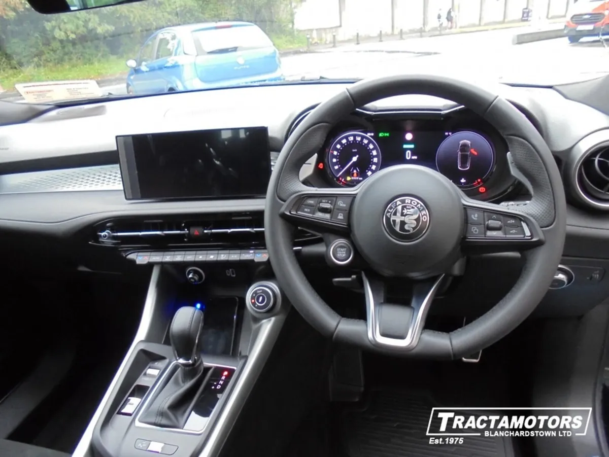 Alfa Romeo Tonale VELOCE 1.3 280 PHEV Q4 - Image 2