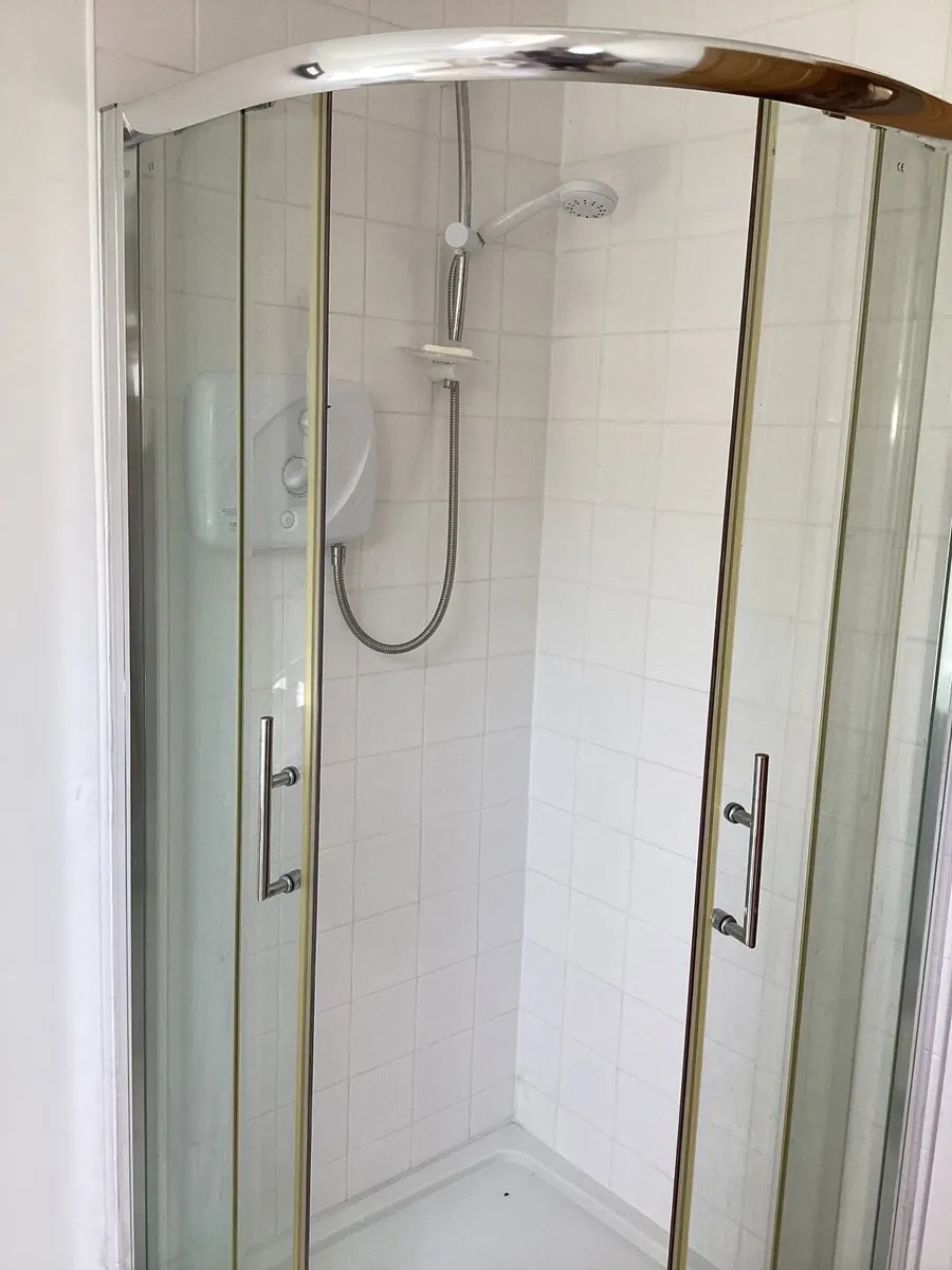 Shower - Image 2