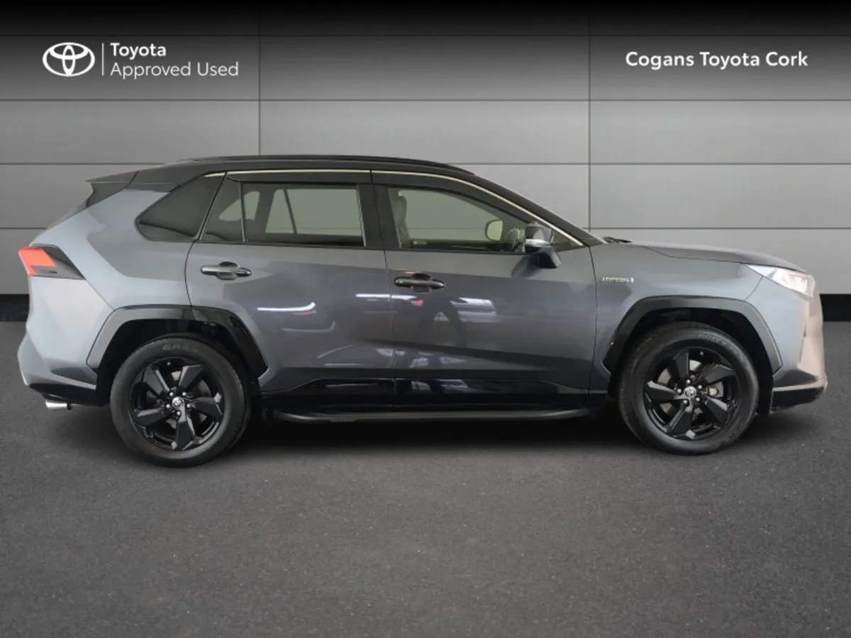 Toyota RAV4 RAV4 HYBRID SPORT**Main Dealer Service - Image 3