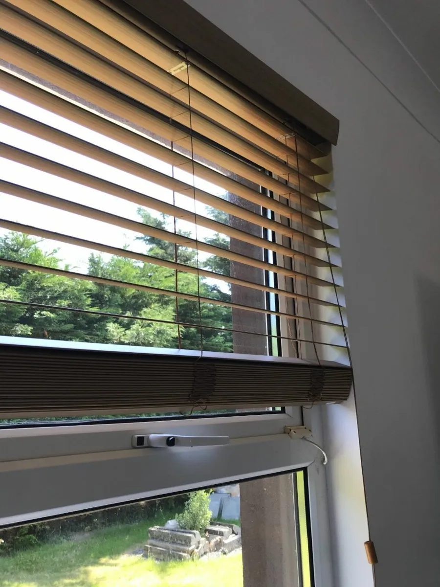 Wooden Venetian Blind - Image 3