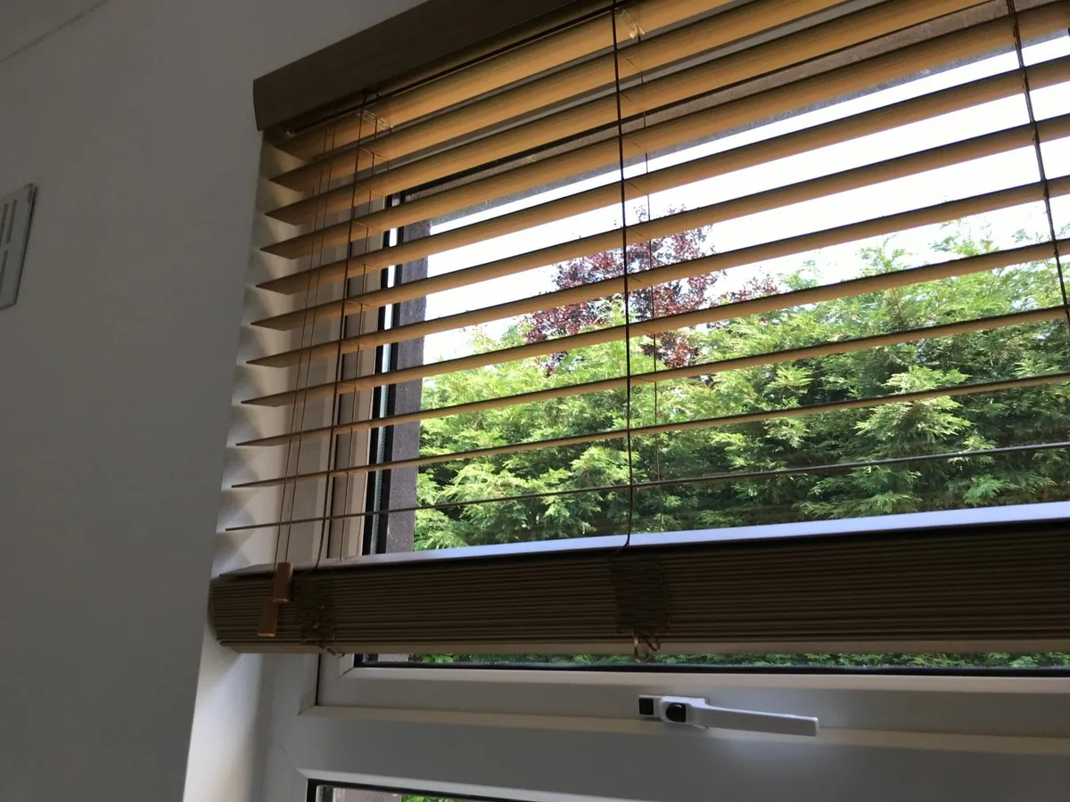 Wooden Venetian Blind - Image 4