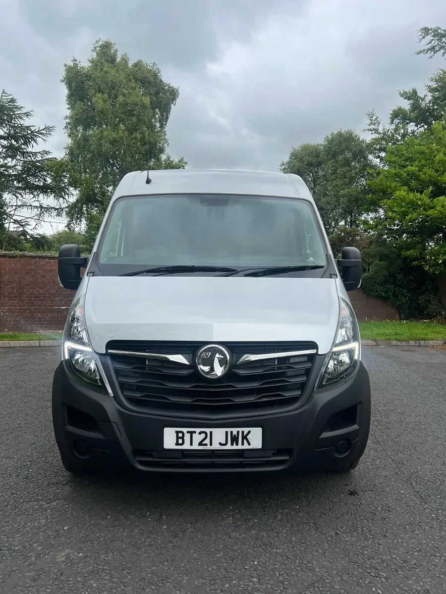 2021 Vauxhall movano 135 cdti 8 seater crew van - Image 2