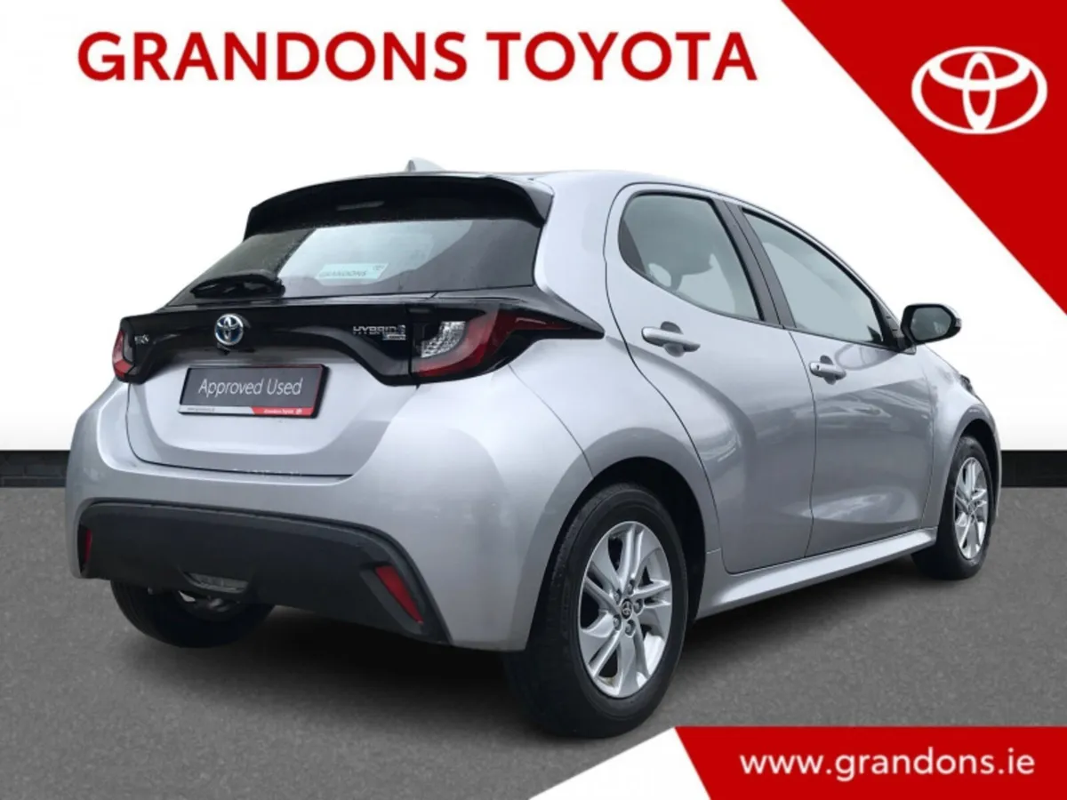 Toyota Yaris HYBRID LUNA - GRANDONS - Image 2