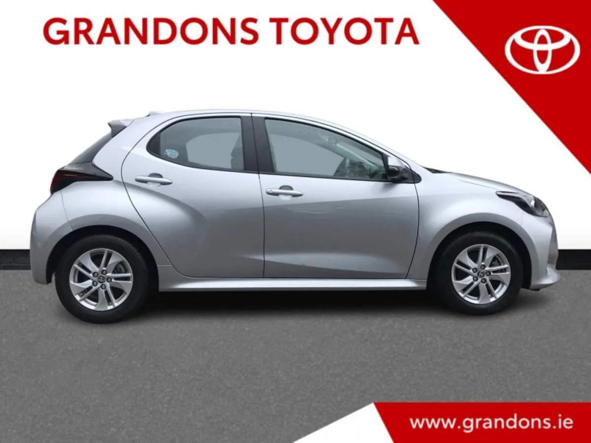 Toyota Yaris HYBRID LUNA - GRANDONS - Image 3