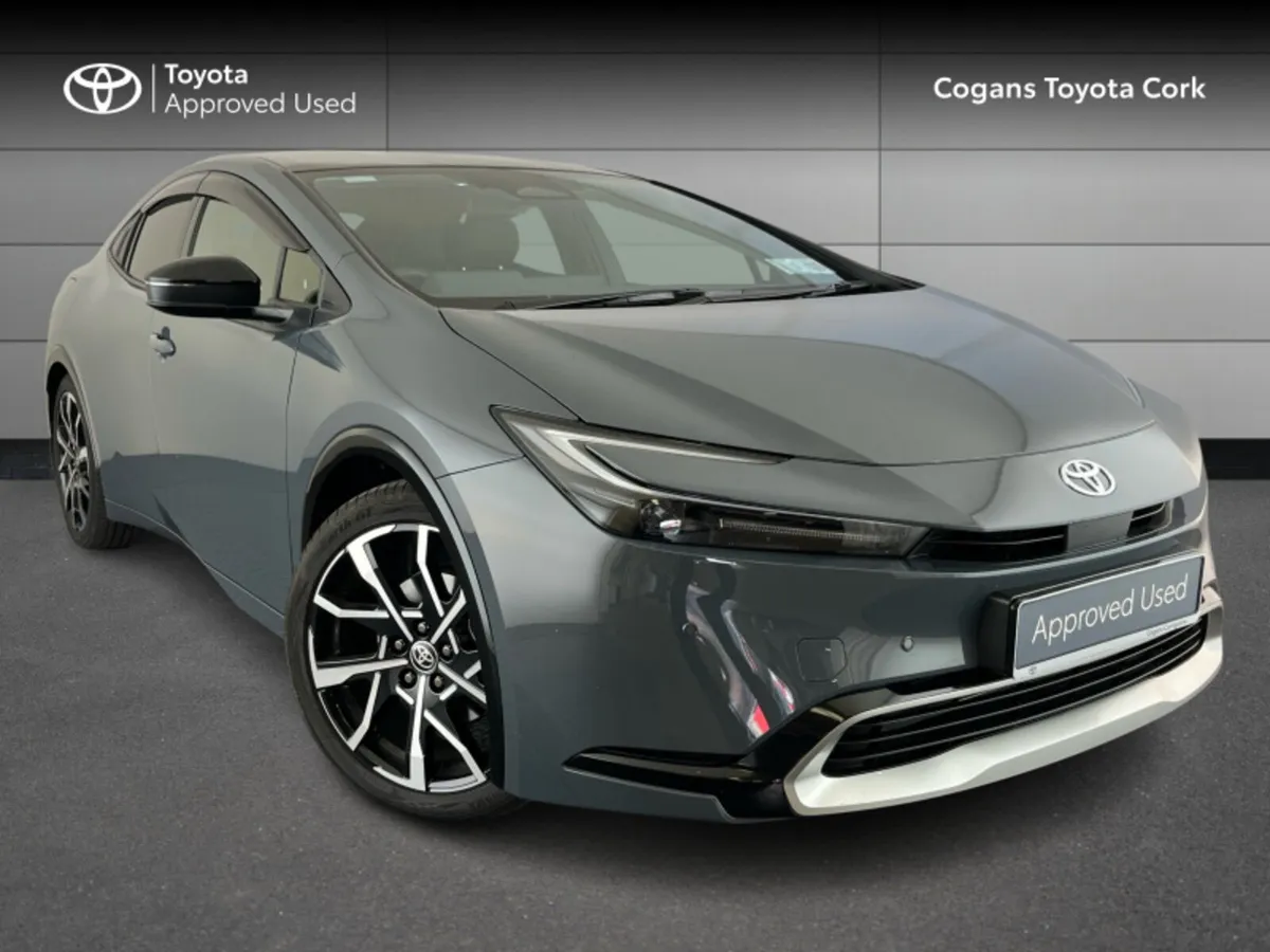 Toyota Prius 2.0 - Image 1