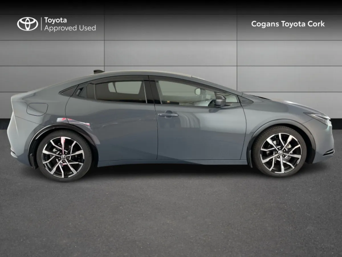 Toyota Prius 2.0 - Image 3
