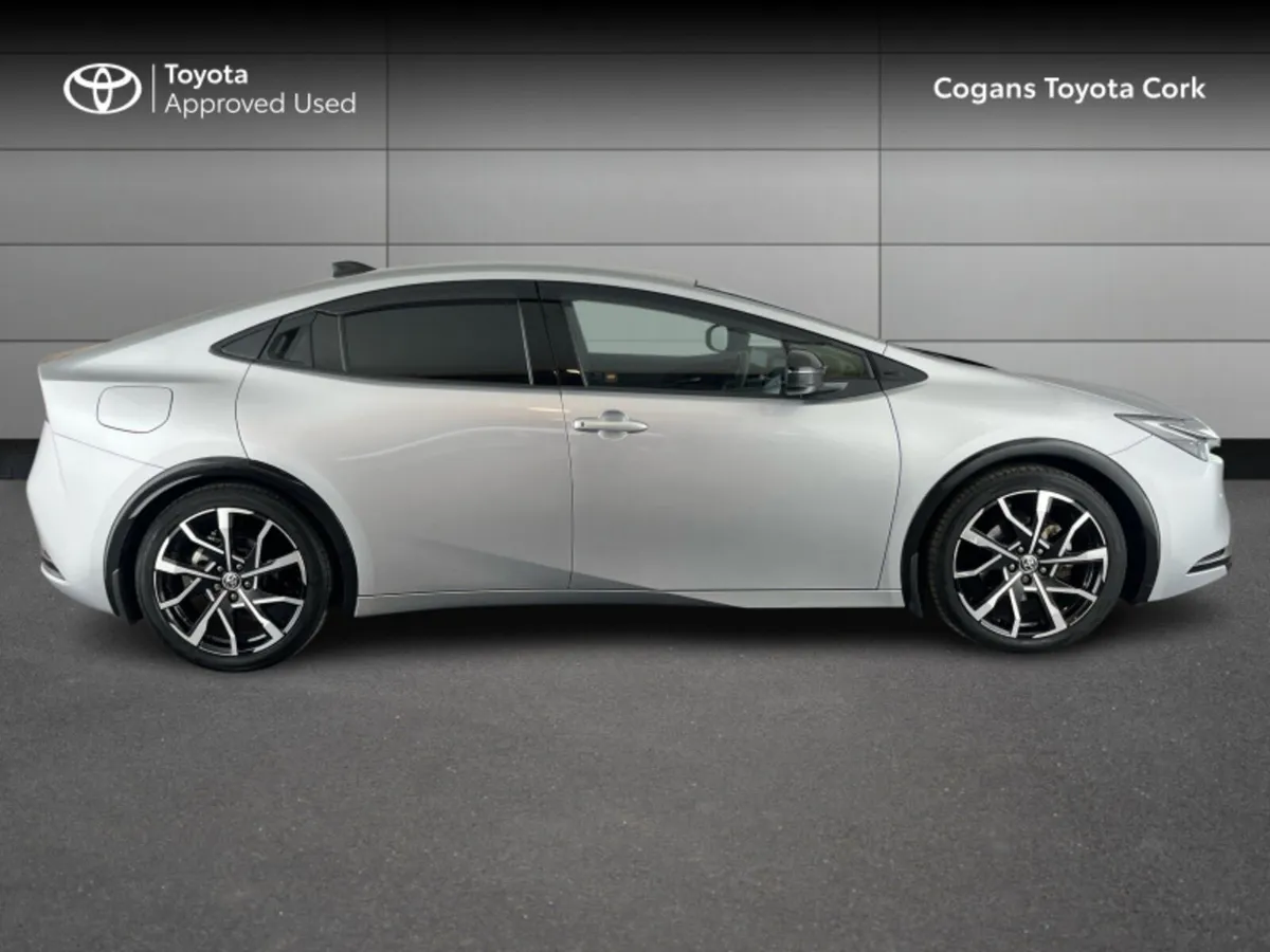 Toyota Prius Plug in - Image 3