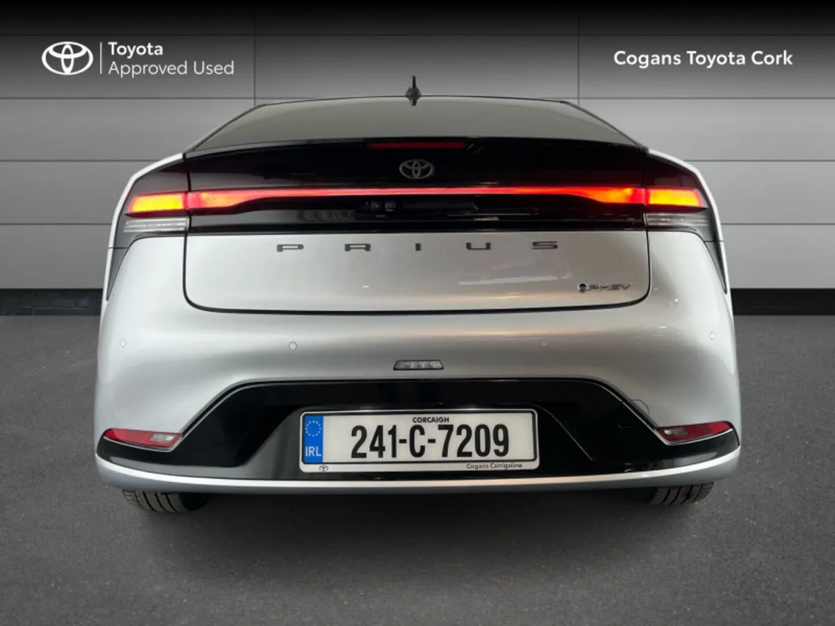 Toyota Prius Plug in - Image 4