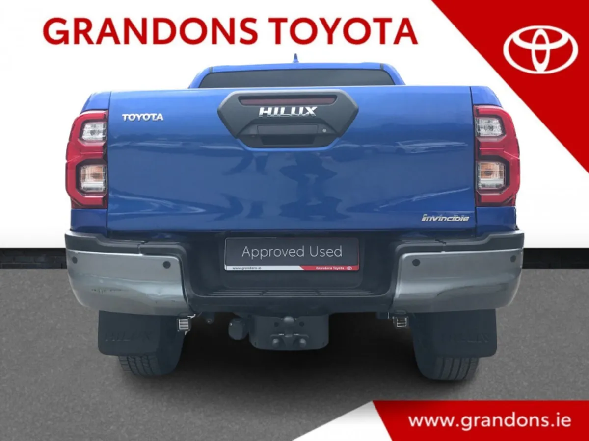 Toyota Hilux 2.8 INVINCIBLE AUTO - GRANDONS - Image 4
