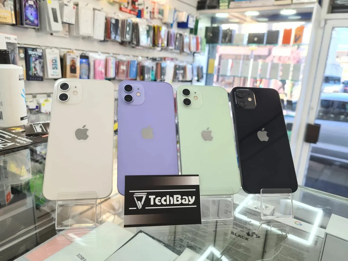 iPhone 12 iPhone 12