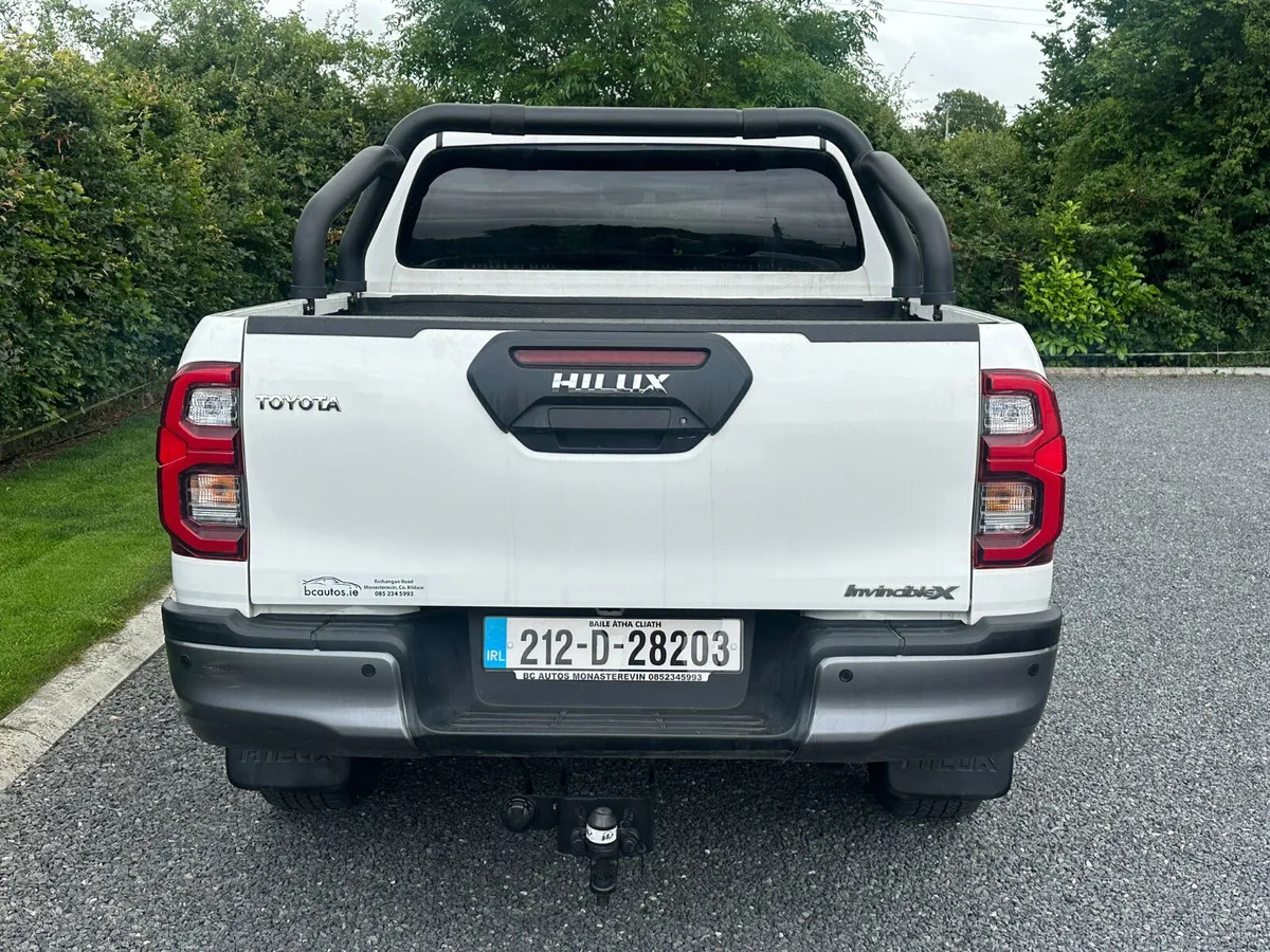 2021 Toyota Hilux 2.8 D-4D Invincible X Crewcab - Image 4