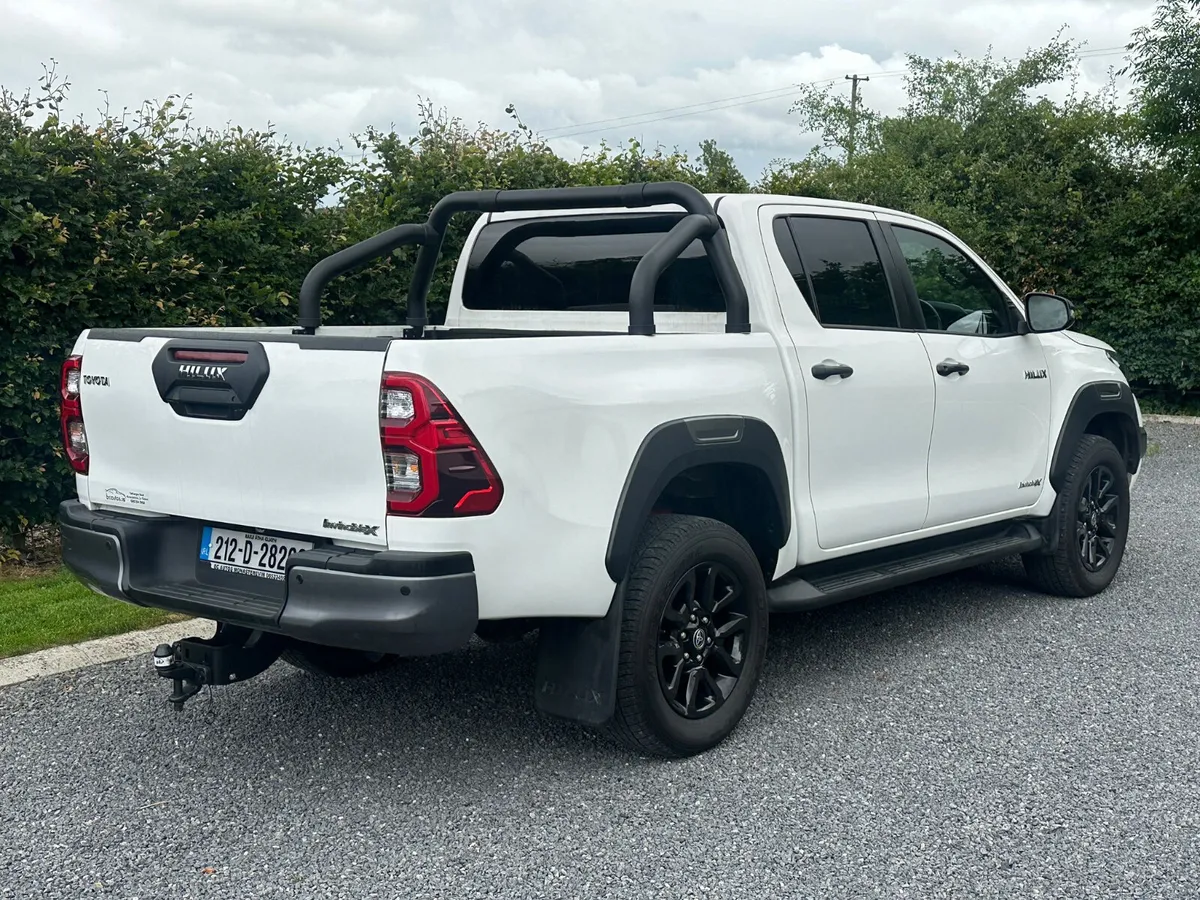 2021 Toyota Hilux 2.8 D-4D Invincible X Crewcab - Image 3