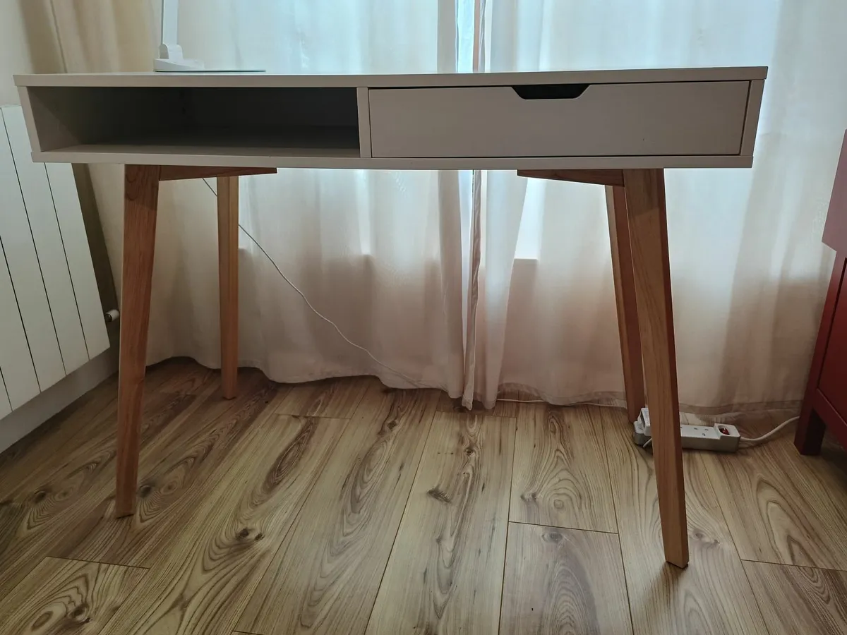 Desk - Image 2