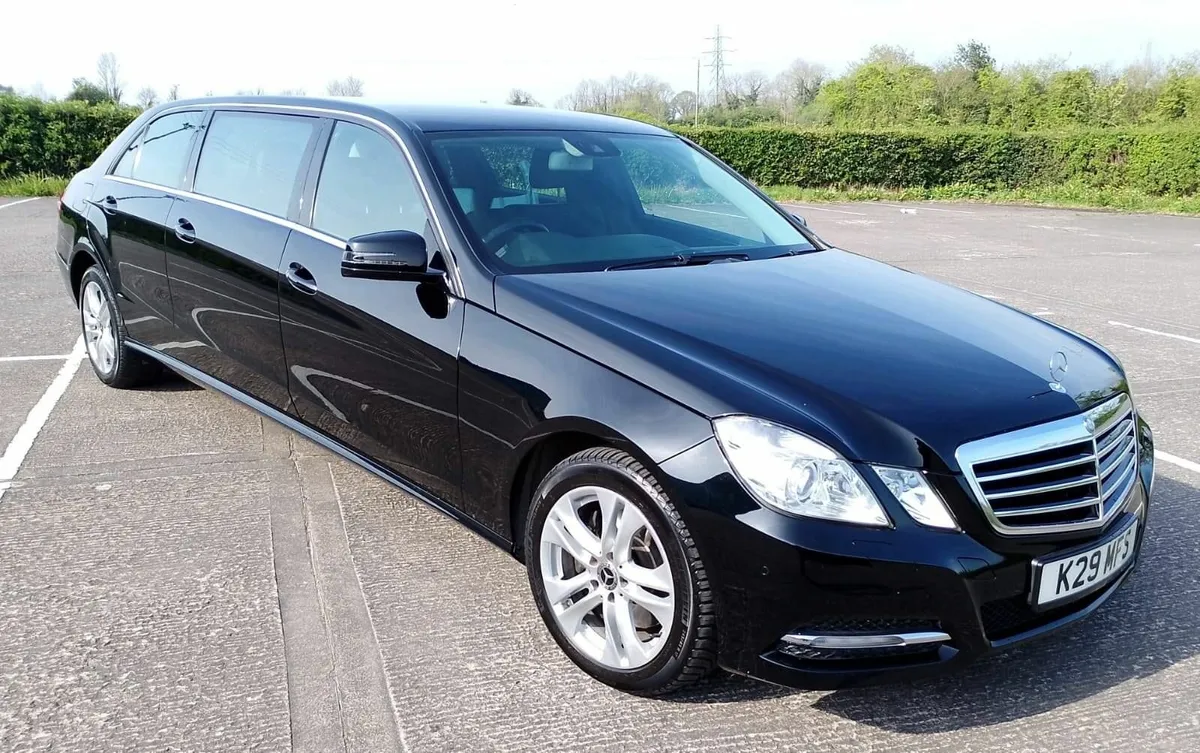 Mercedes - Benz limousine Duffy funeral hearse - Image 1