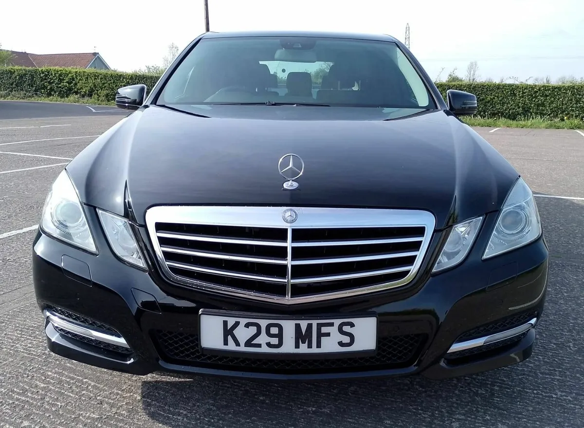 Mercedes - Benz limousine Duffy funeral hearse - Image 4