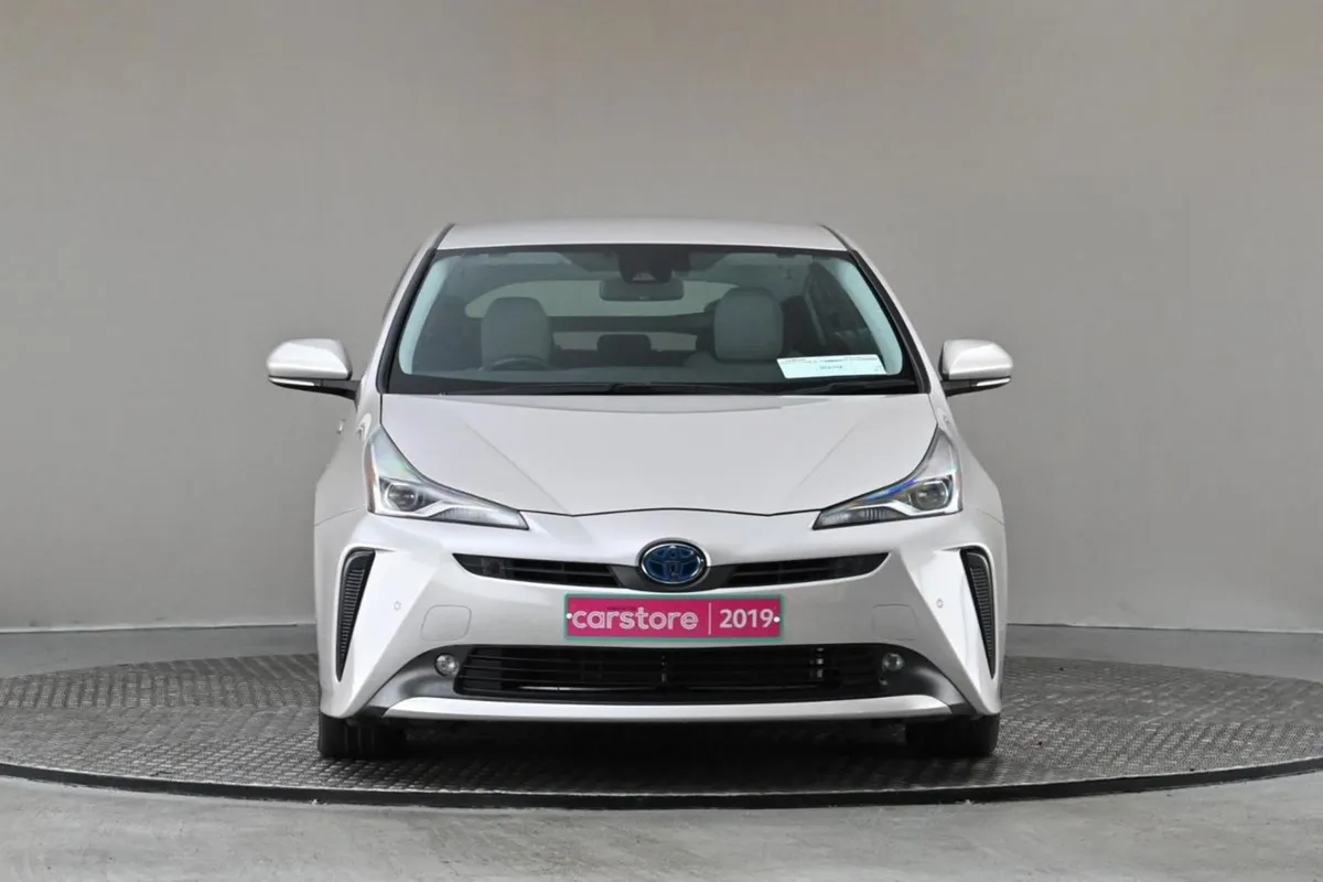 Toyota Prius 1.8 Hybrid  2tone Interior reverse C - Image 2