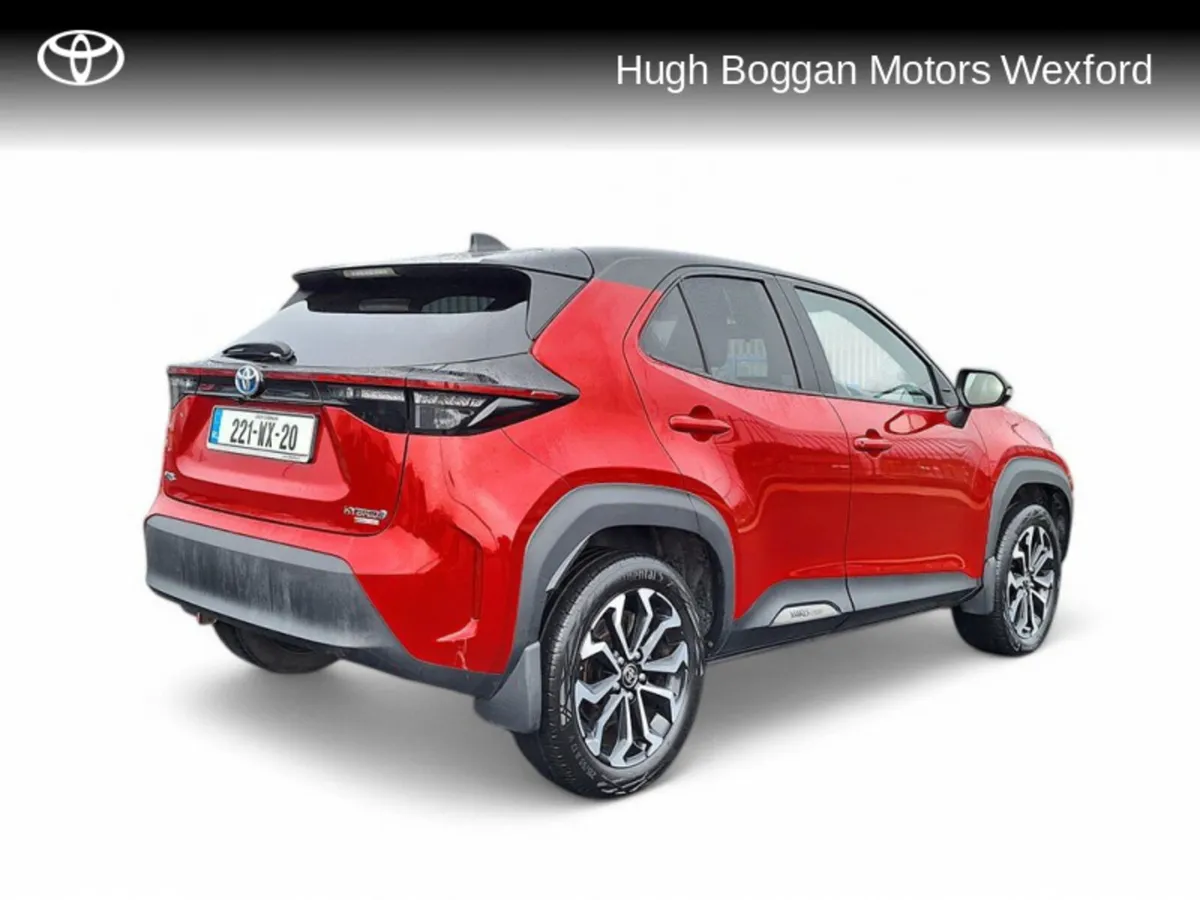 Toyota Yaris CROSS LUNA SPORT HYBRID - Image 2
