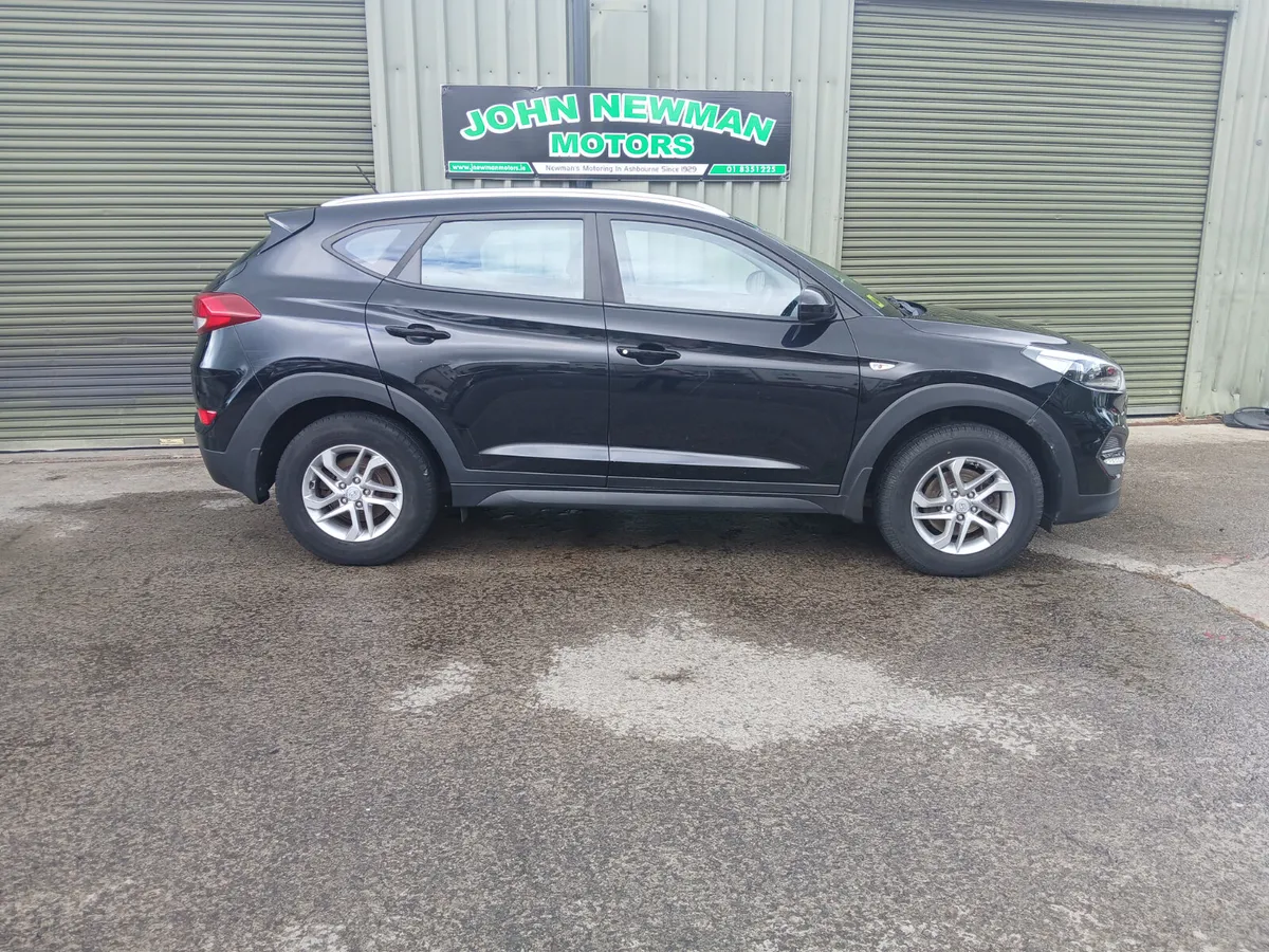 Hyundai Tucson 1.6 petrol  2017 low mileage - Image 1