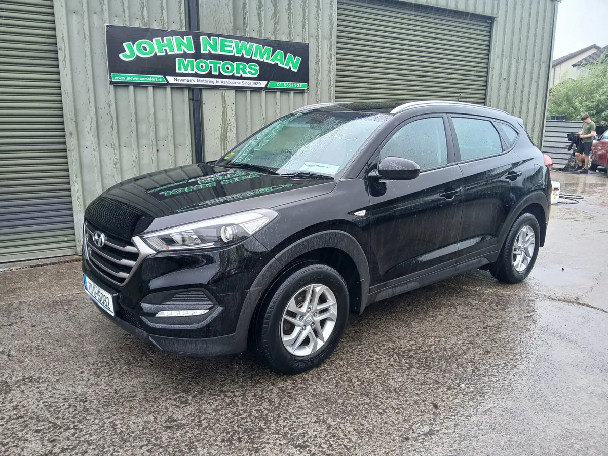 Hyundai Tucson 1.6 petrol  2017 low mileage - Image 2