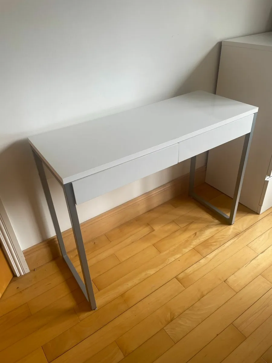Vanity Table - Image 2