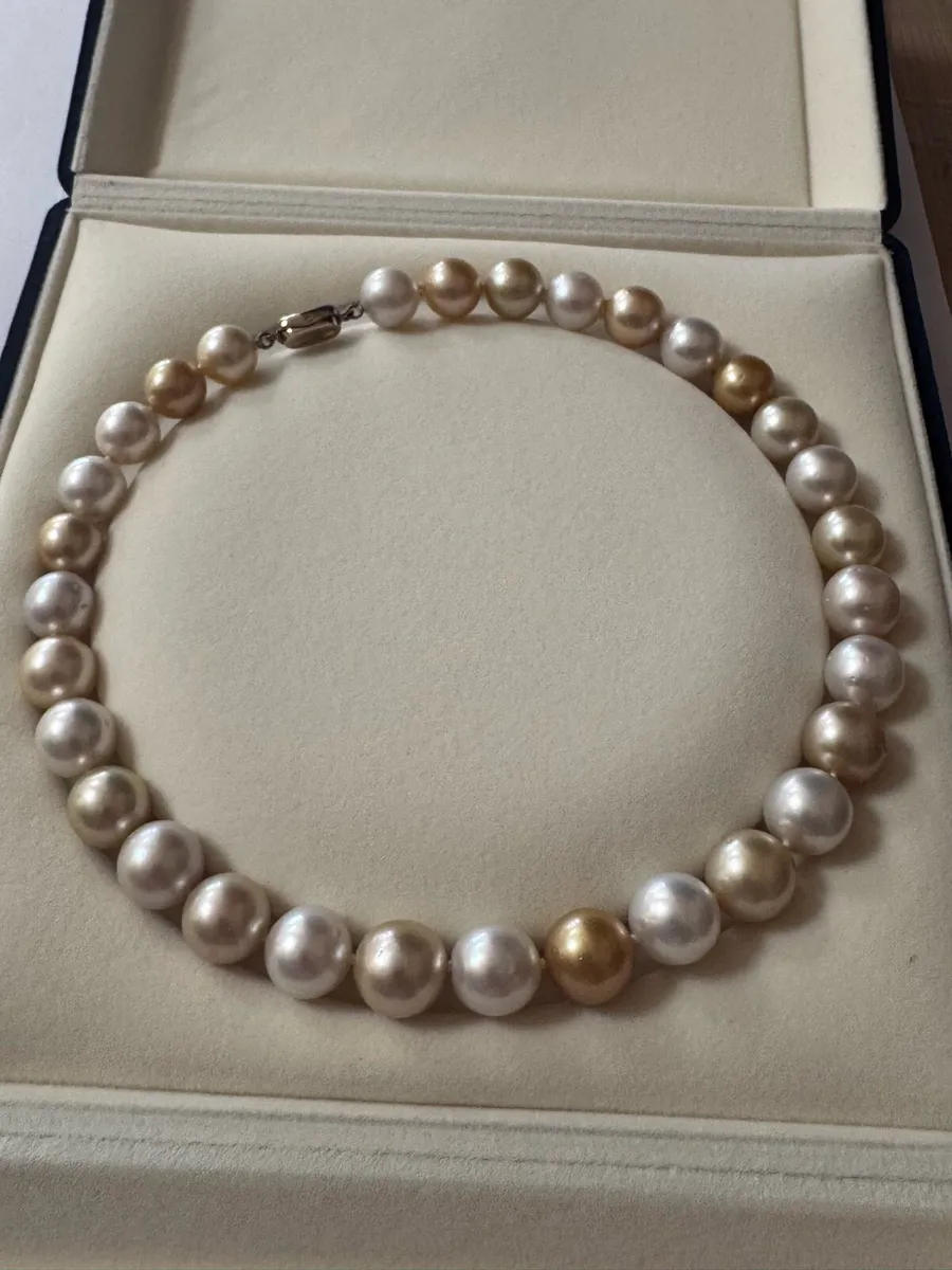 High quality Southsea pearl white &gold necklaces - Image 1