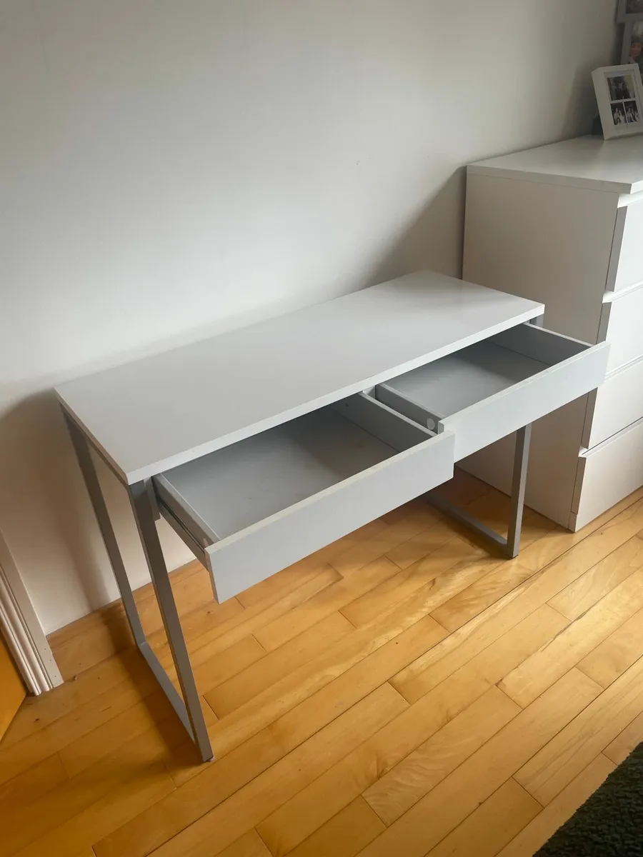 Vanity Table - Image 3